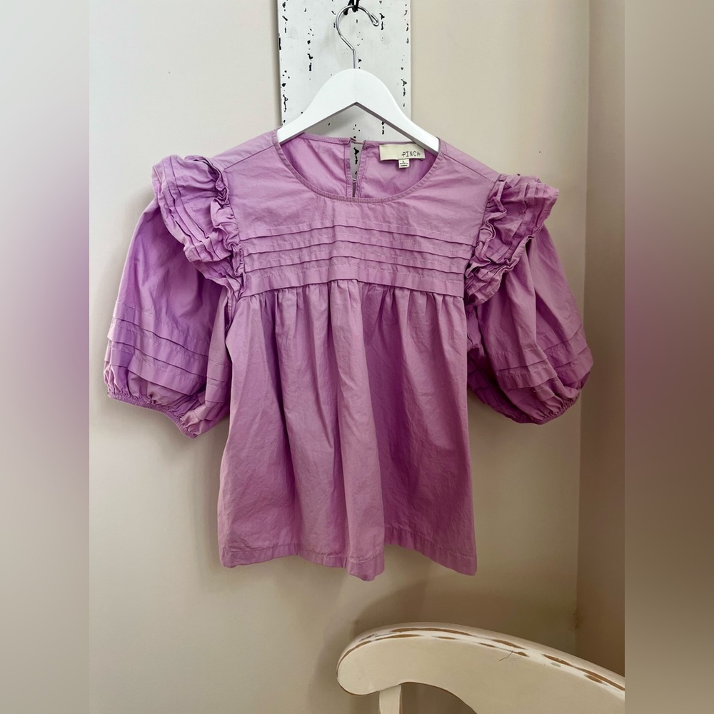 PINCH Lavender Puff-Sleeve Ruffle Top; Size Large